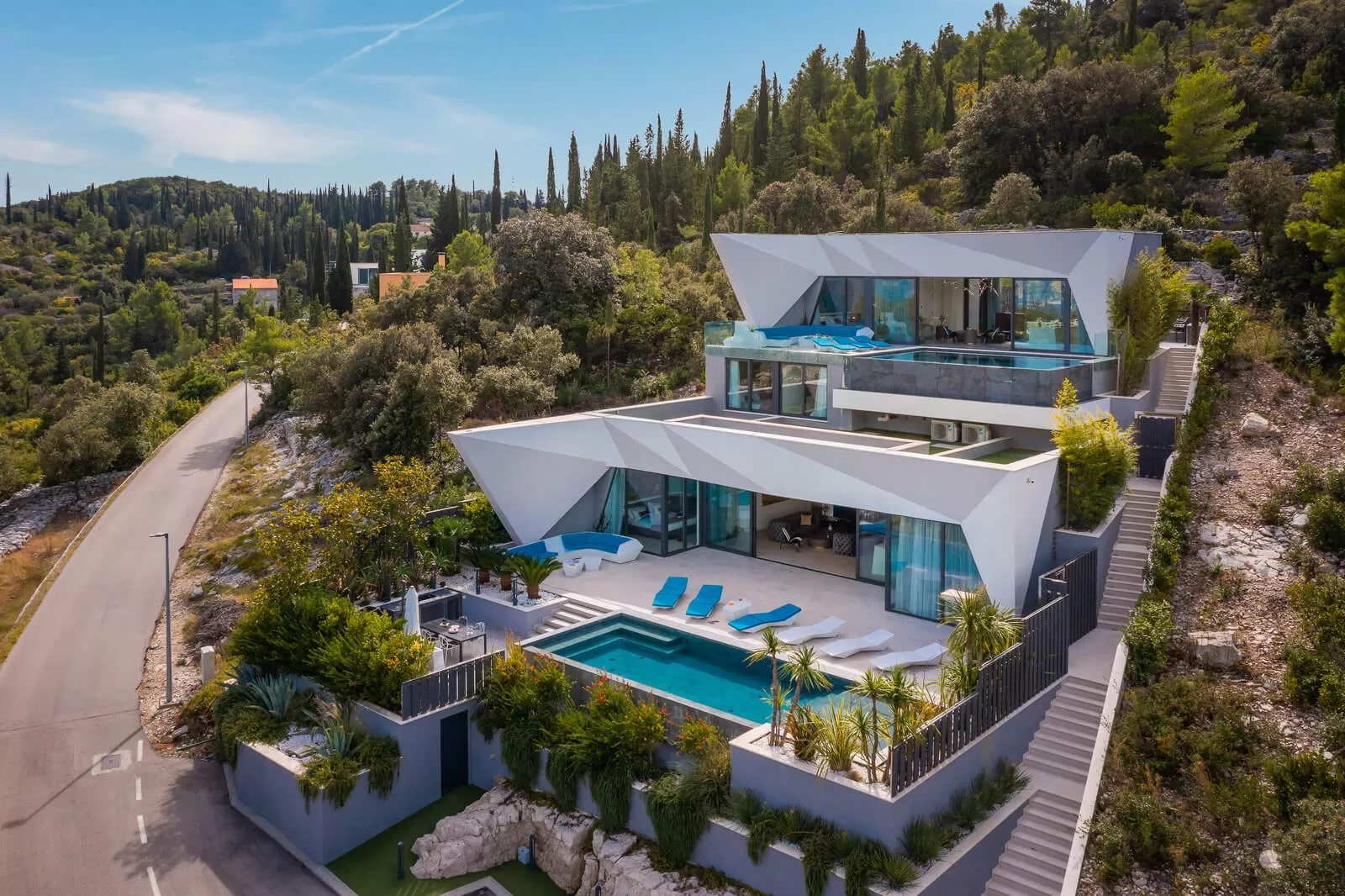 Die äußerst luxuriöse und moderne Villa Golden Rock befindet sich auf der Insel Korčula in der Stadt Žrnovo