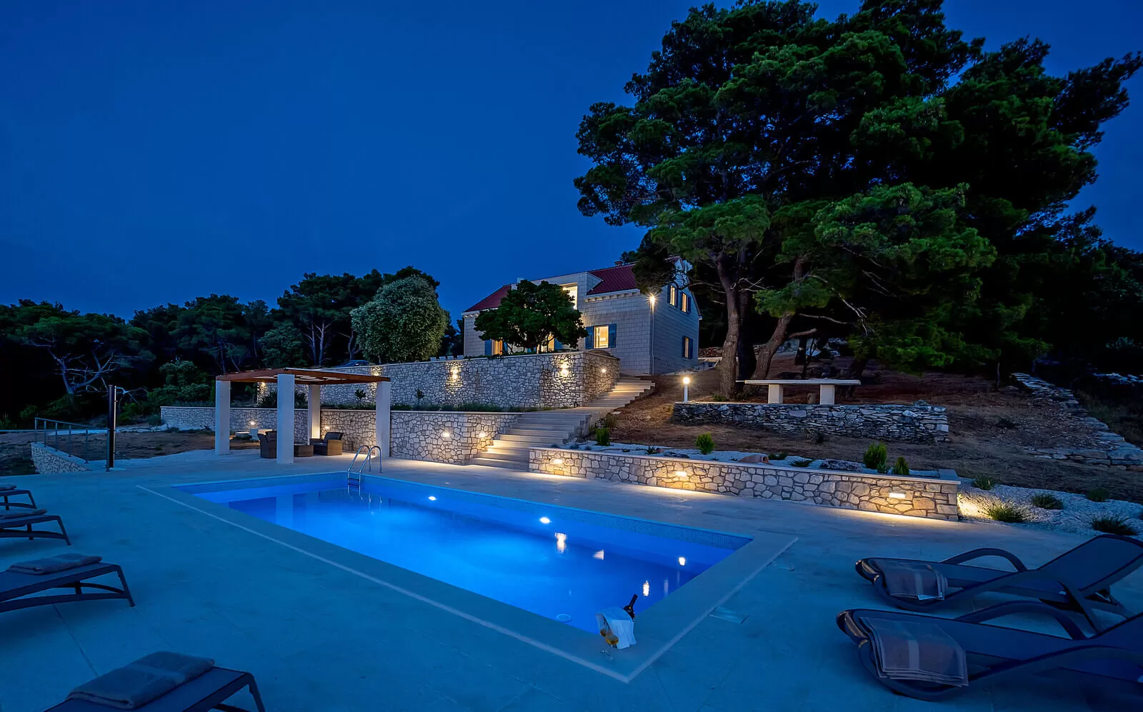 Elegant Villa Petrus with a luxurious pool and a garden oasis for unforgettable wedding photos.